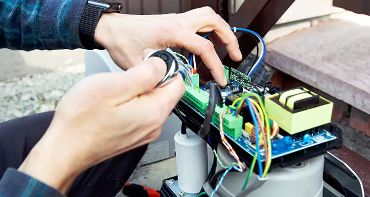 Automatic Driveway Gate Repair in Richmond West, FL