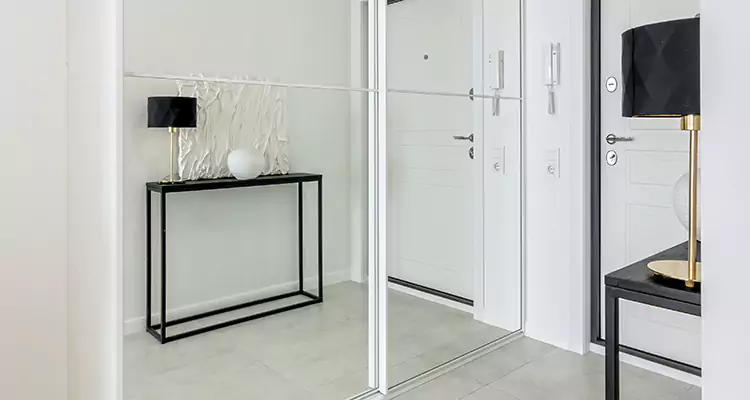 Mirrored Bifold Closet Doors Repair in Richmond West, FL
