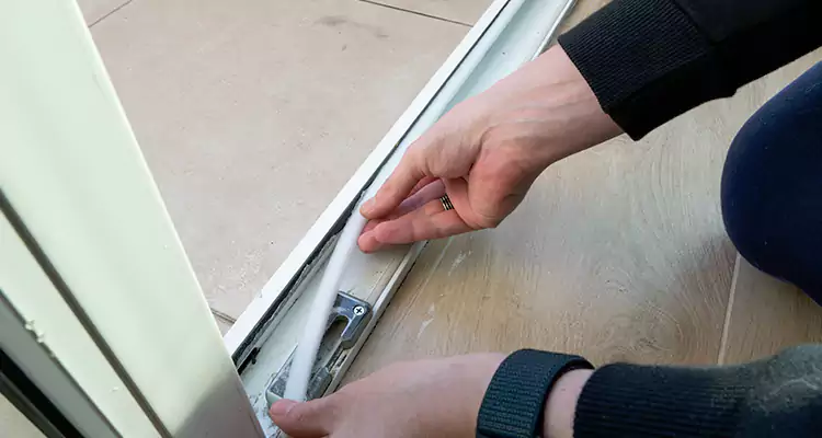 Garage Door Off Track Repair in Richmond West, FL