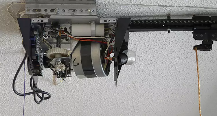 Emergency Garage Door Opener Repair in Richmond West, FL