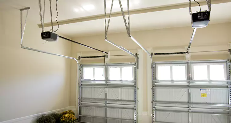 Residential Emergency Garage Door Repair in Richmond West, FL