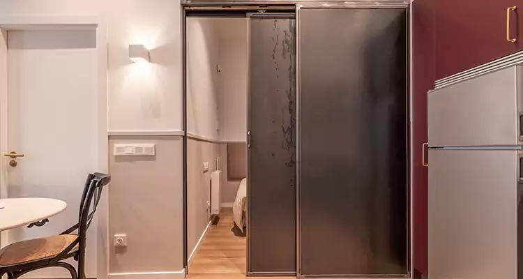We Fix Closet Sliding Door in Richmond West, FL 