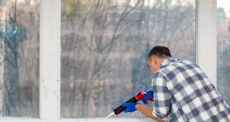 Quality Sliding Shower Door Repair for Closing Issues in Richmond West, FL
