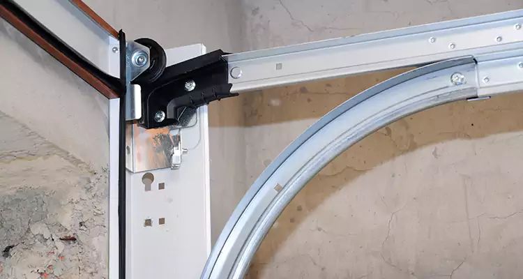Maintain Liftmaster Garage Door Off Track in Richmond West, FL
