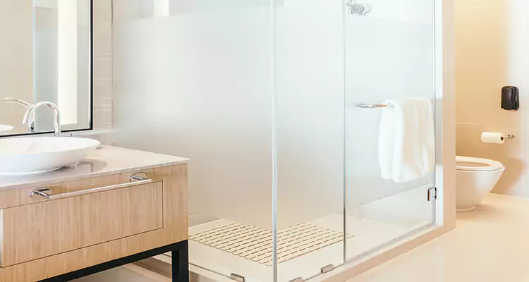 Expert Shower Door Fix and Repair in Richmond West, FL