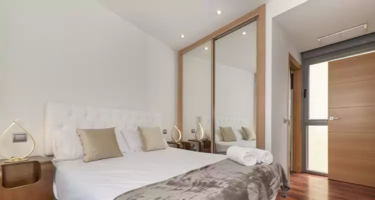 Sliding Wardrobe Door Mirror Replacement in Richmond West, FL